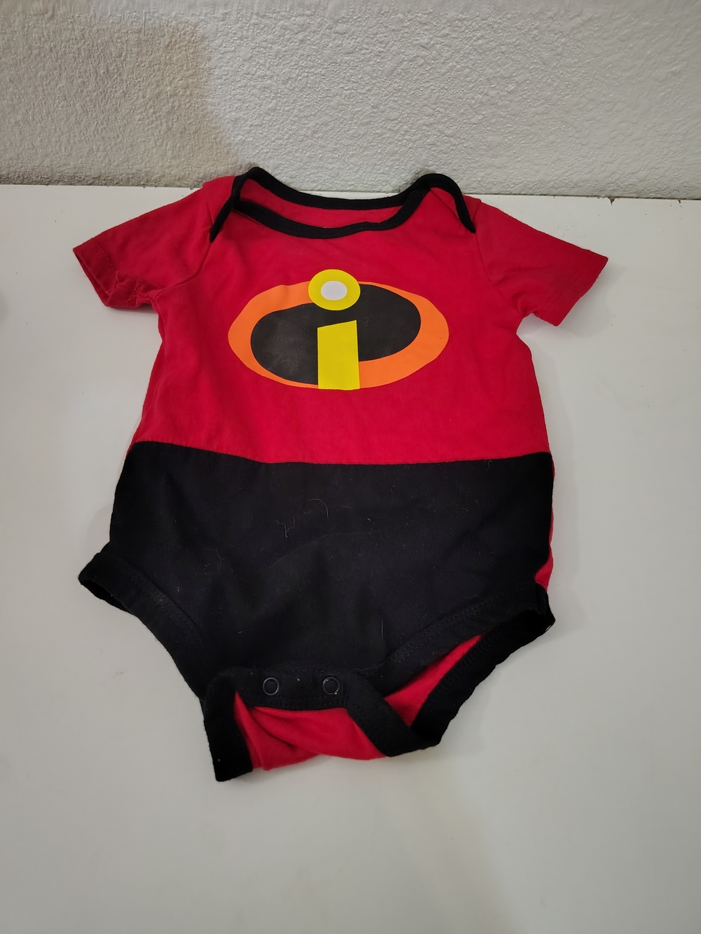 Incredibles Baby Short Sleeve Onesie Red Black Costume 6-9 Months Jack Jack